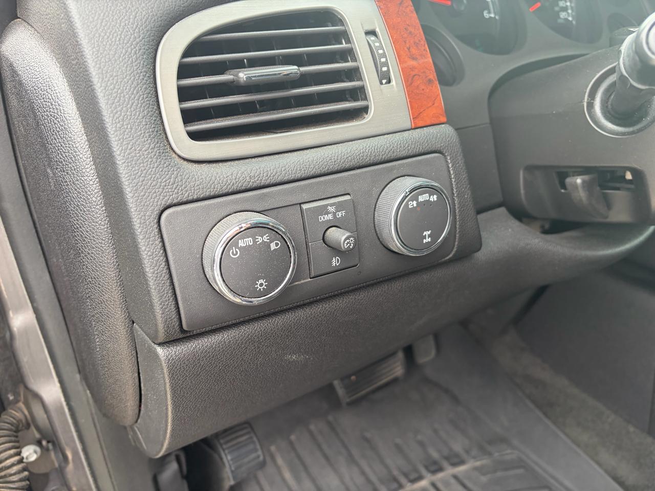 Chevrolet Tahoe 4WD 4dr 1500 LT 2013