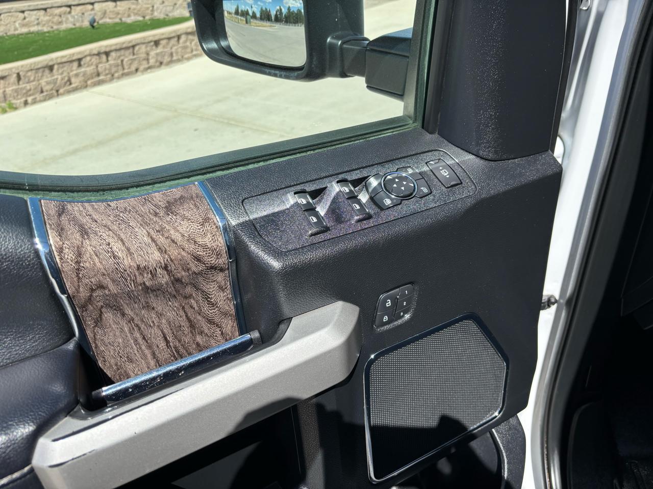 Ford Super Duty F-250 SRW Lariat 4WD Crew Cab 6.75' Box 2019