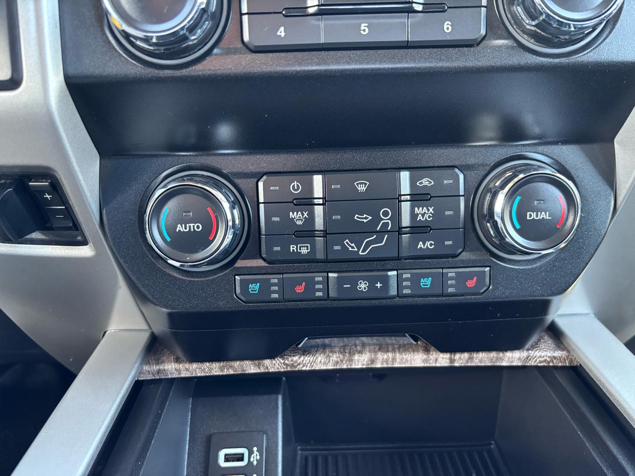 Ford Super Duty F-250 SRW Lariat 4WD Crew Cab 6.75' Box 2019