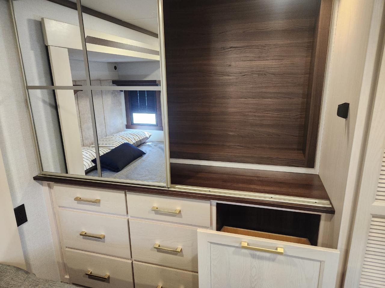 Forest River Cedar Creek  2026