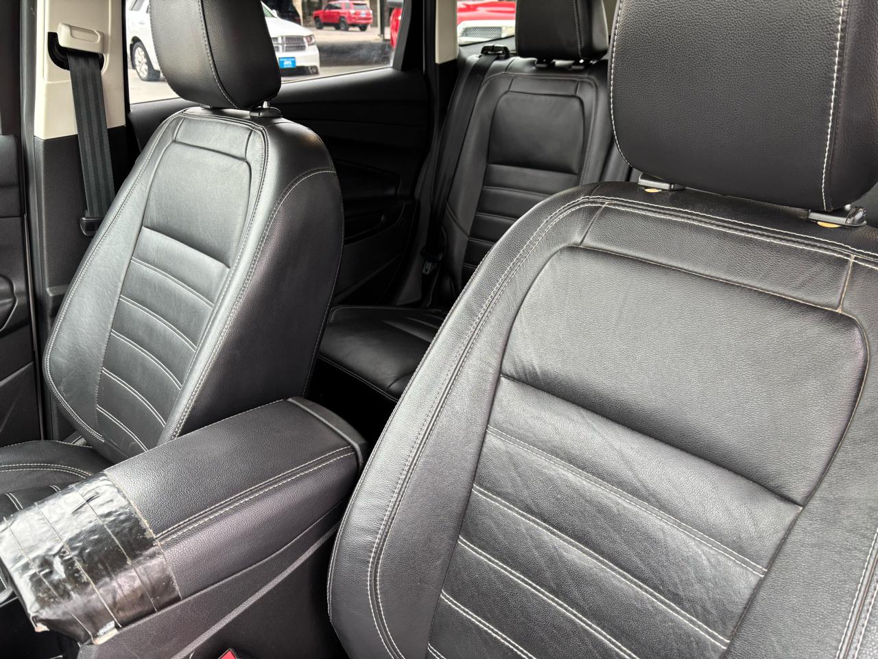 Ford Escape Titanium 4WD 2018