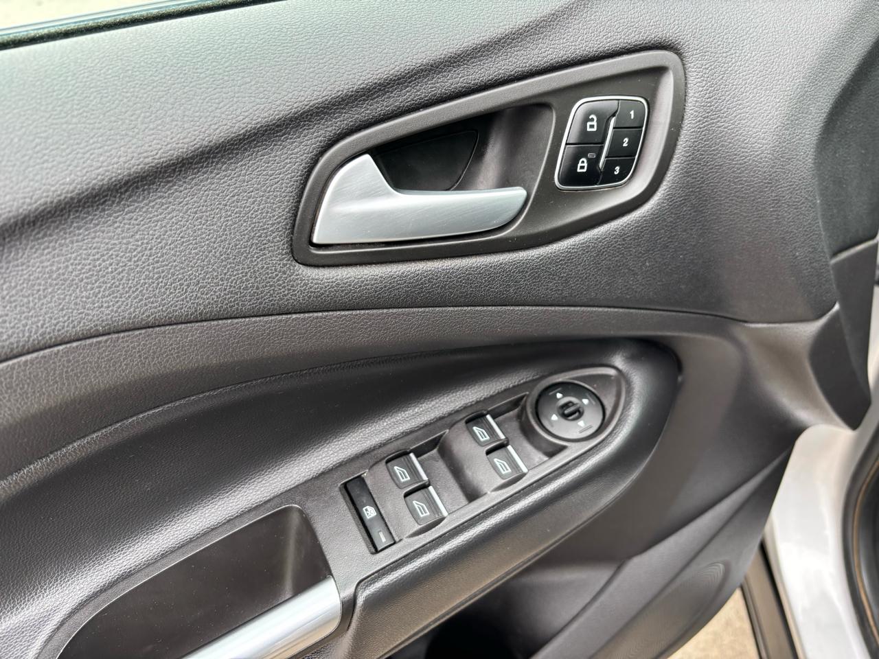 Ford Escape Titanium 4WD 2018