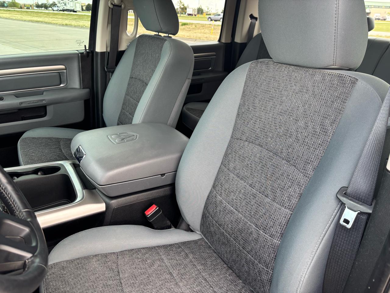 RAM 1500 Classic Big Horn 4x4 Crew Cab 5'7" Box 2019