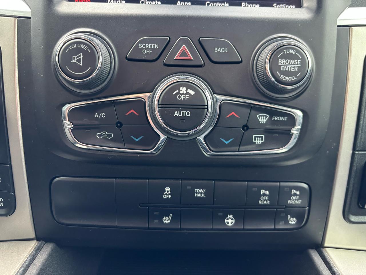 RAM 1500 Classic Big Horn 4x4 Crew Cab 5'7" Box 2019