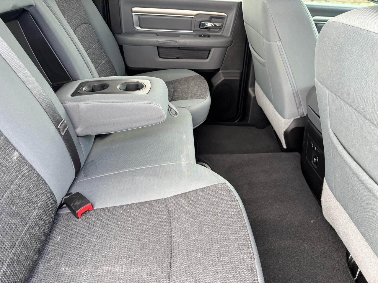 RAM 1500 Classic Big Horn 4x4 Crew Cab 5'7" Box 2019