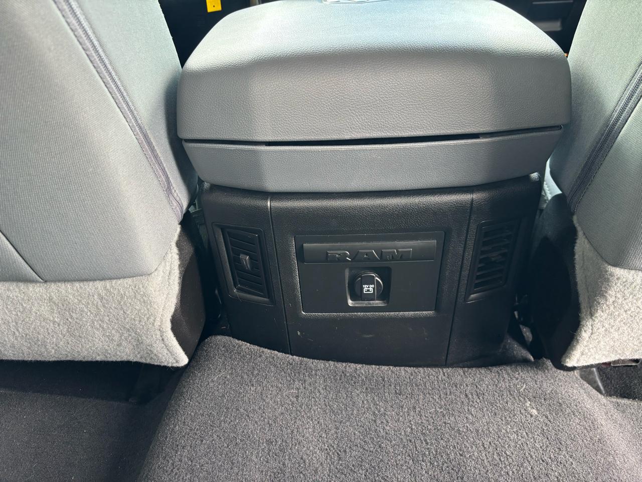 RAM 1500 Classic Big Horn 4x4 Crew Cab 5'7" Box 2019