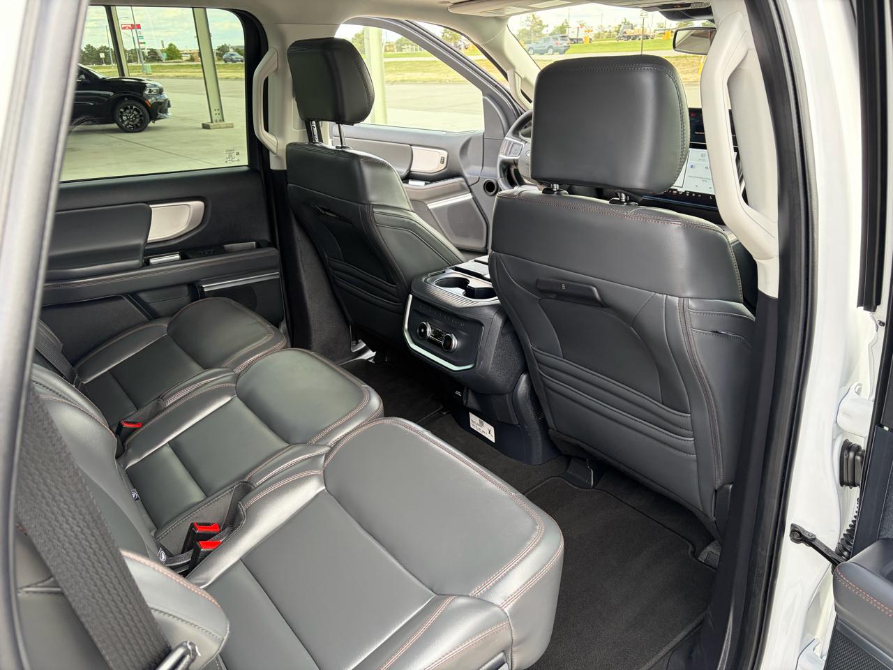 Ford Expedition Active 4x4 2025