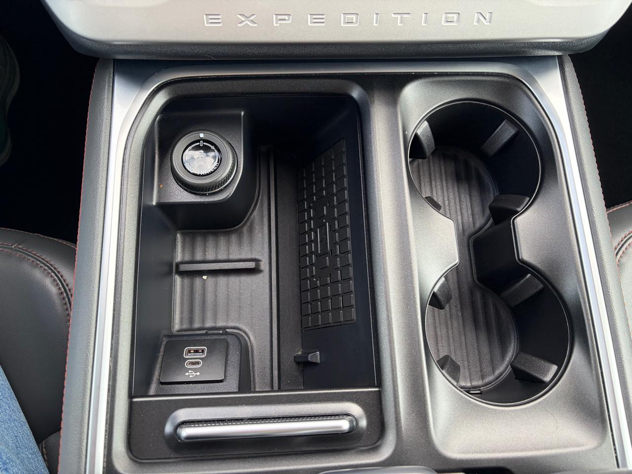 Ford Expedition Active 4x4 2025