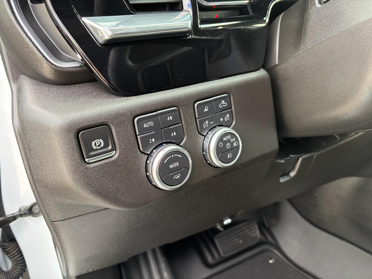 GMC Sierra 2500HD 4WD Crew Cab 159" SLT 2025