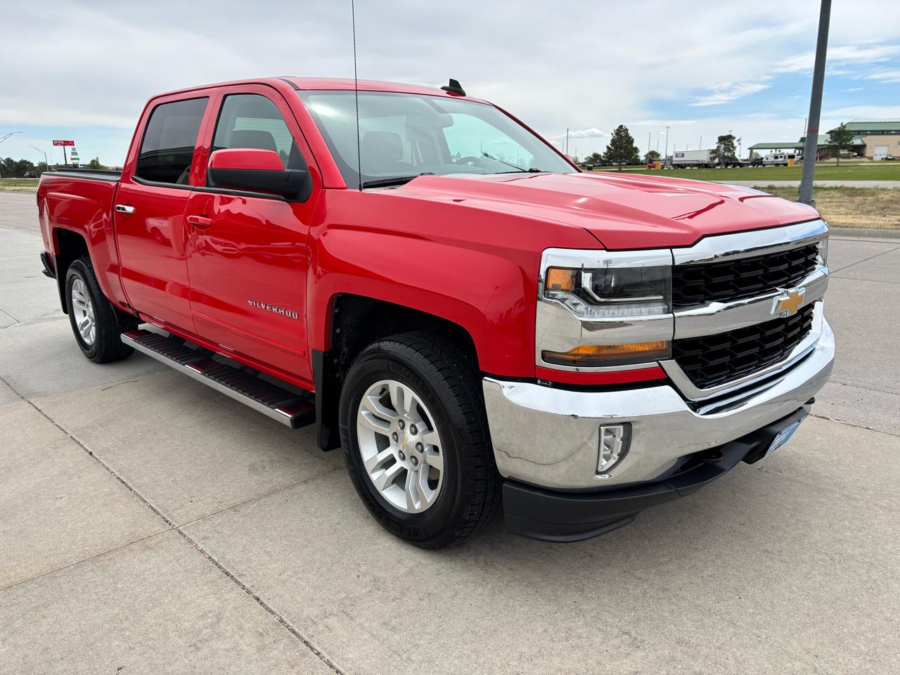 Chevrolet Silverado 1500 4WD Crew Cab 143.5" LT w/1LT 2018