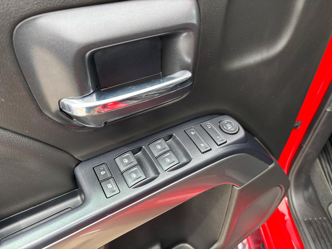 Chevrolet Silverado 1500 4WD Crew Cab 143.5" LT w/1LT 2018