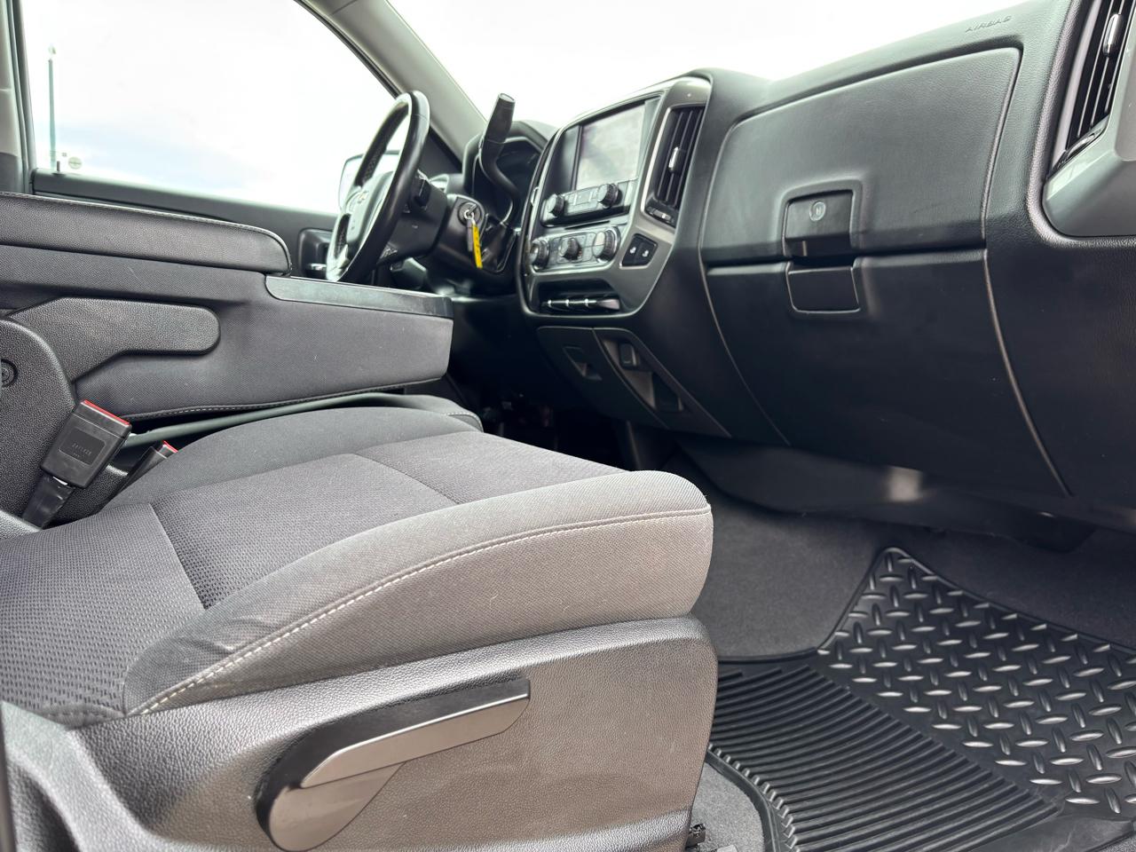Chevrolet Silverado 1500 4WD Crew Cab 143.5" LT w/1LT 2018