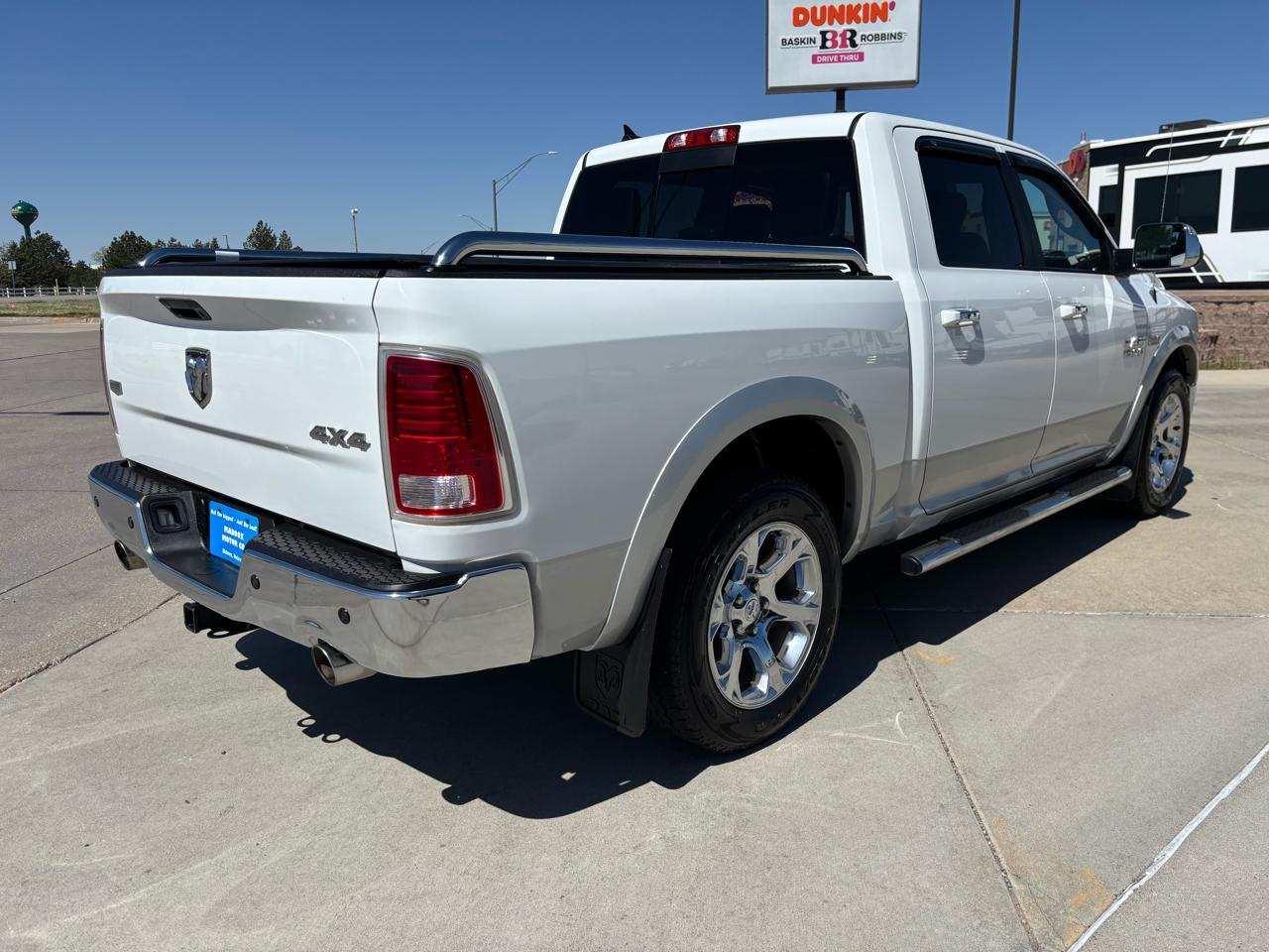 RAM 1500 4WD Crew Cab 140.5" Laramie 2013