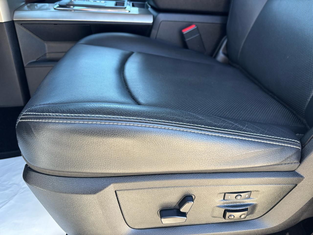 RAM 1500 4WD Crew Cab 140.5" Laramie 2013