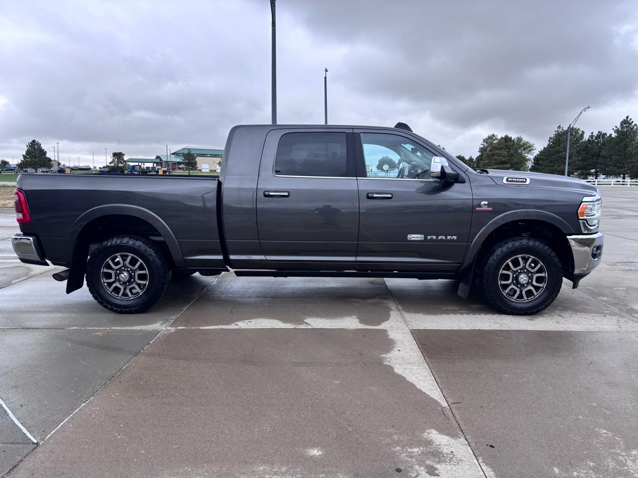 RAM 2500 Longhorn 4x4 Mega Cab 6'4" Box 2022