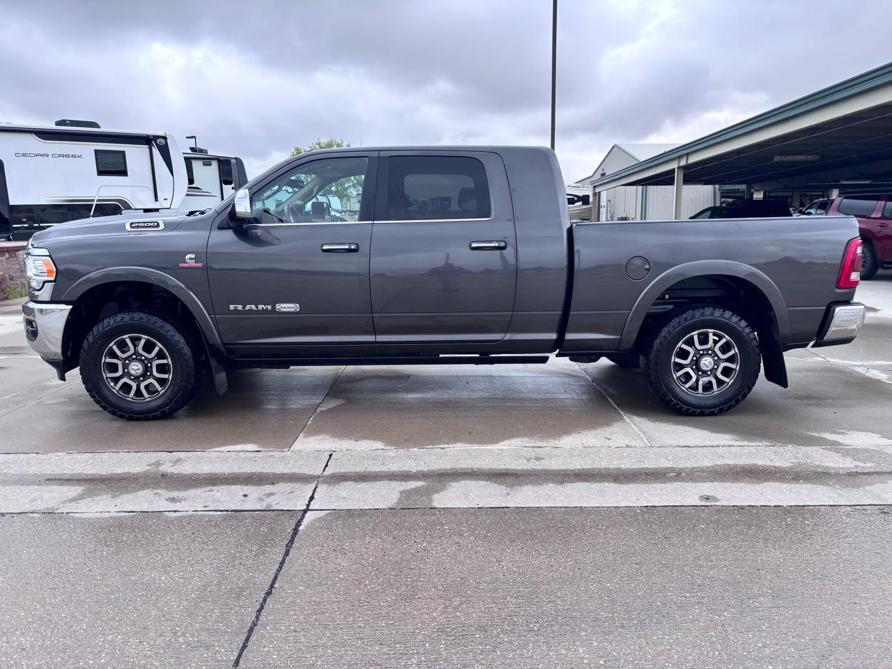 RAM 2500 Longhorn 4x4 Mega Cab 6'4" Box 2022