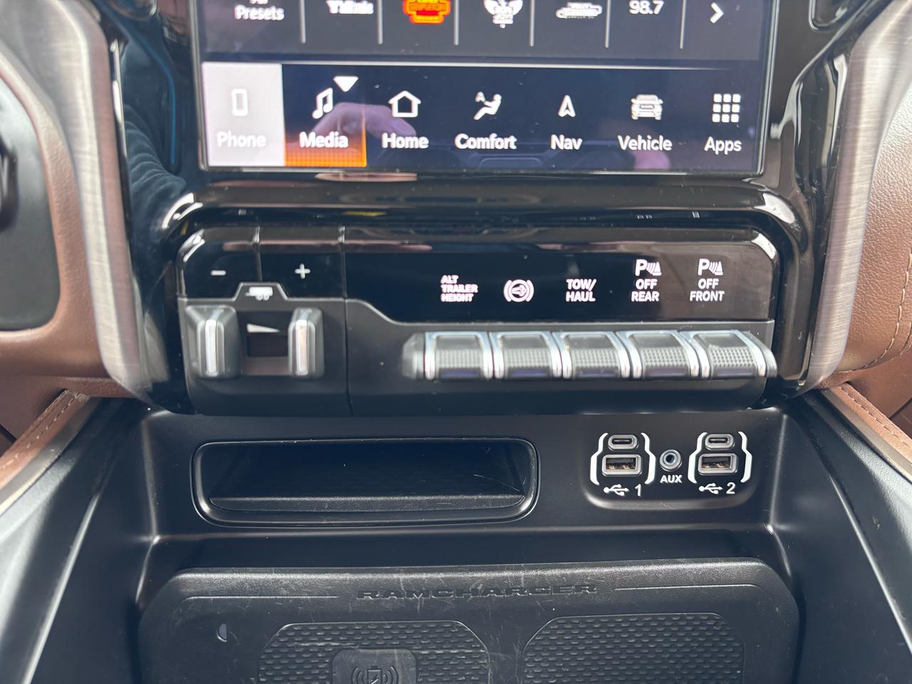RAM 2500 Longhorn 4x4 Mega Cab 6'4" Box 2022