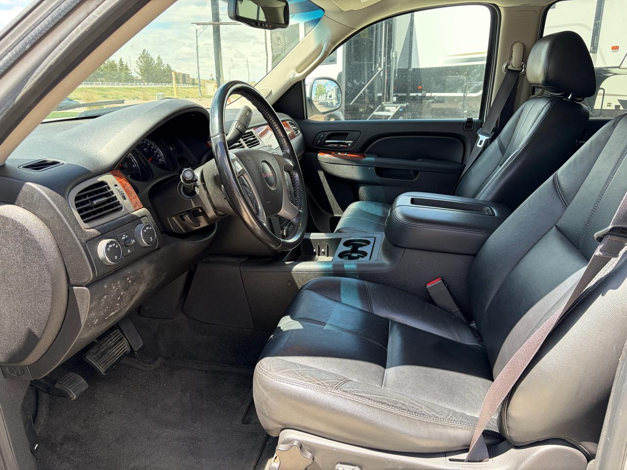 GMC Yukon XL 4WD 4dr 1500 SLT 2013