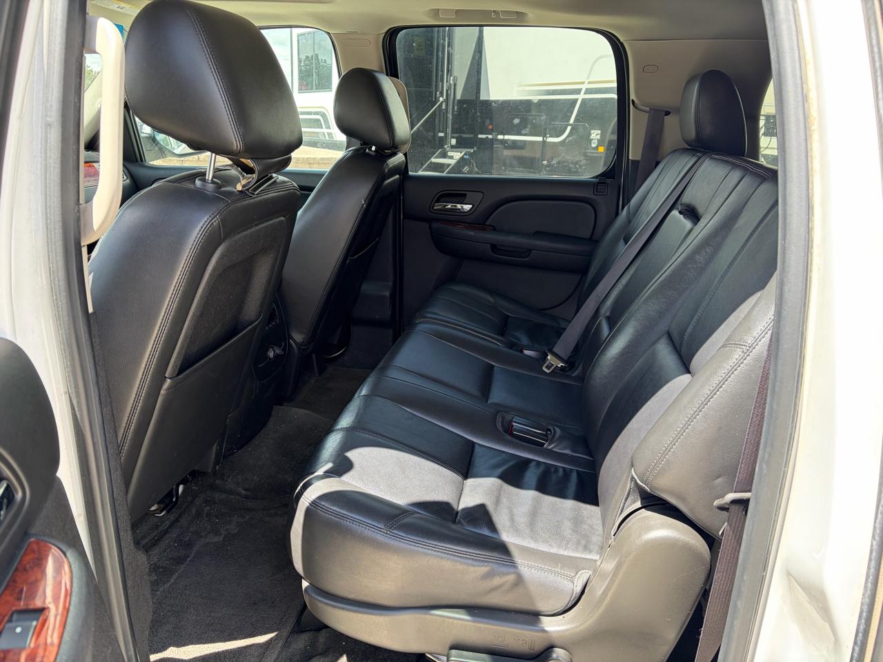 GMC Yukon XL 4WD 4dr 1500 SLT 2013