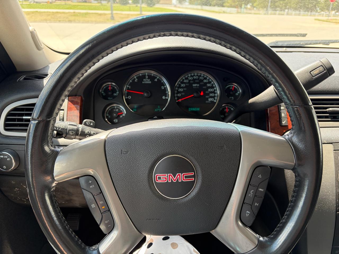 GMC Yukon XL 4WD 4dr 1500 SLT 2013