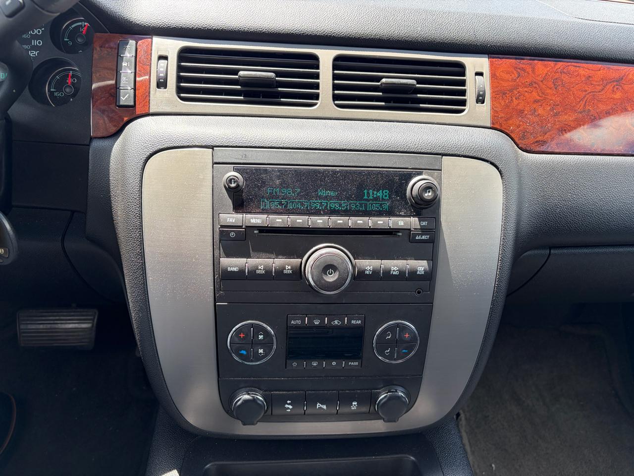 GMC Yukon XL 4WD 4dr 1500 SLT 2013