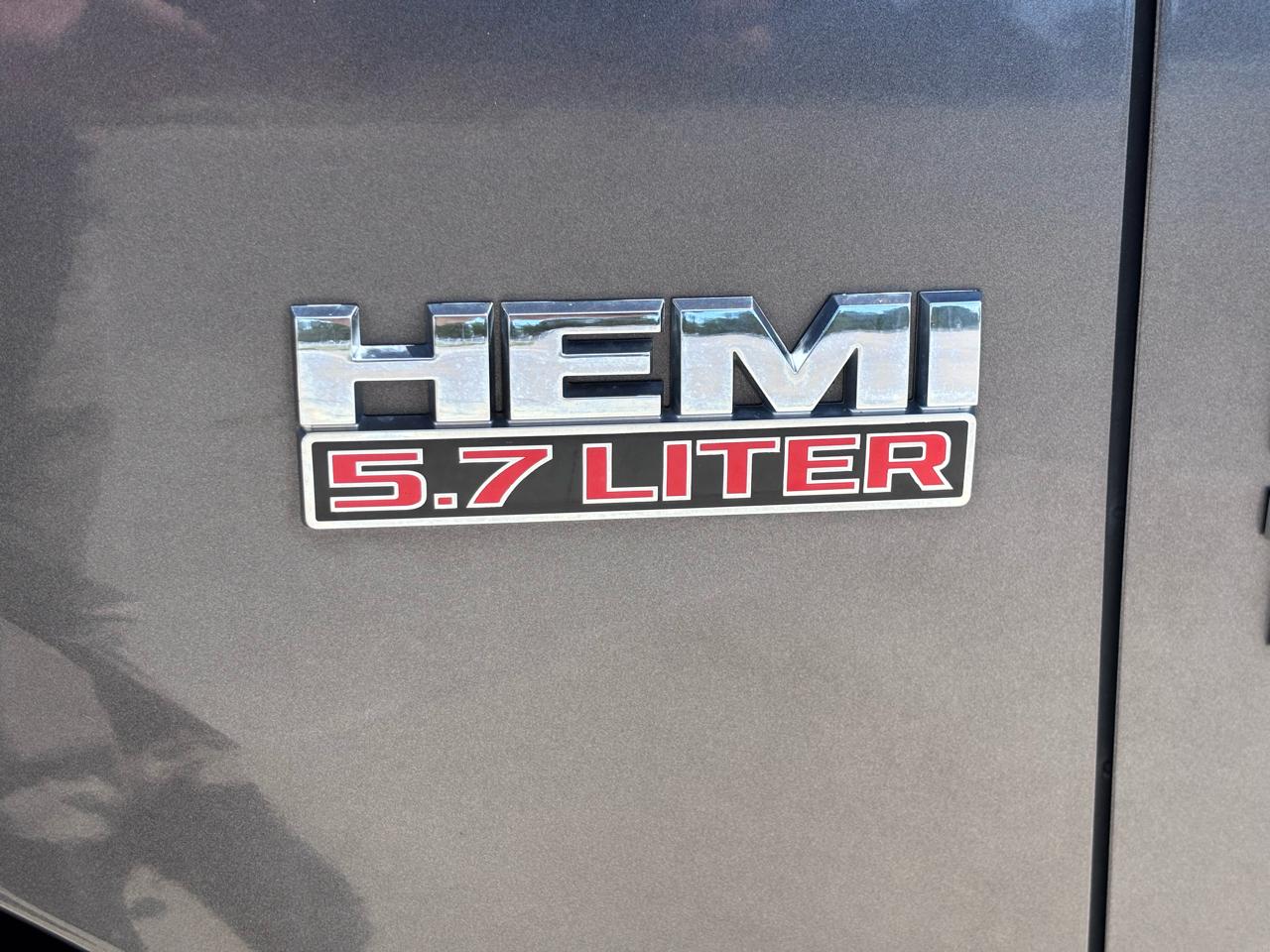 RAM 1500 Big Horn 4x4 Quad Cab 6'4" Box 2017