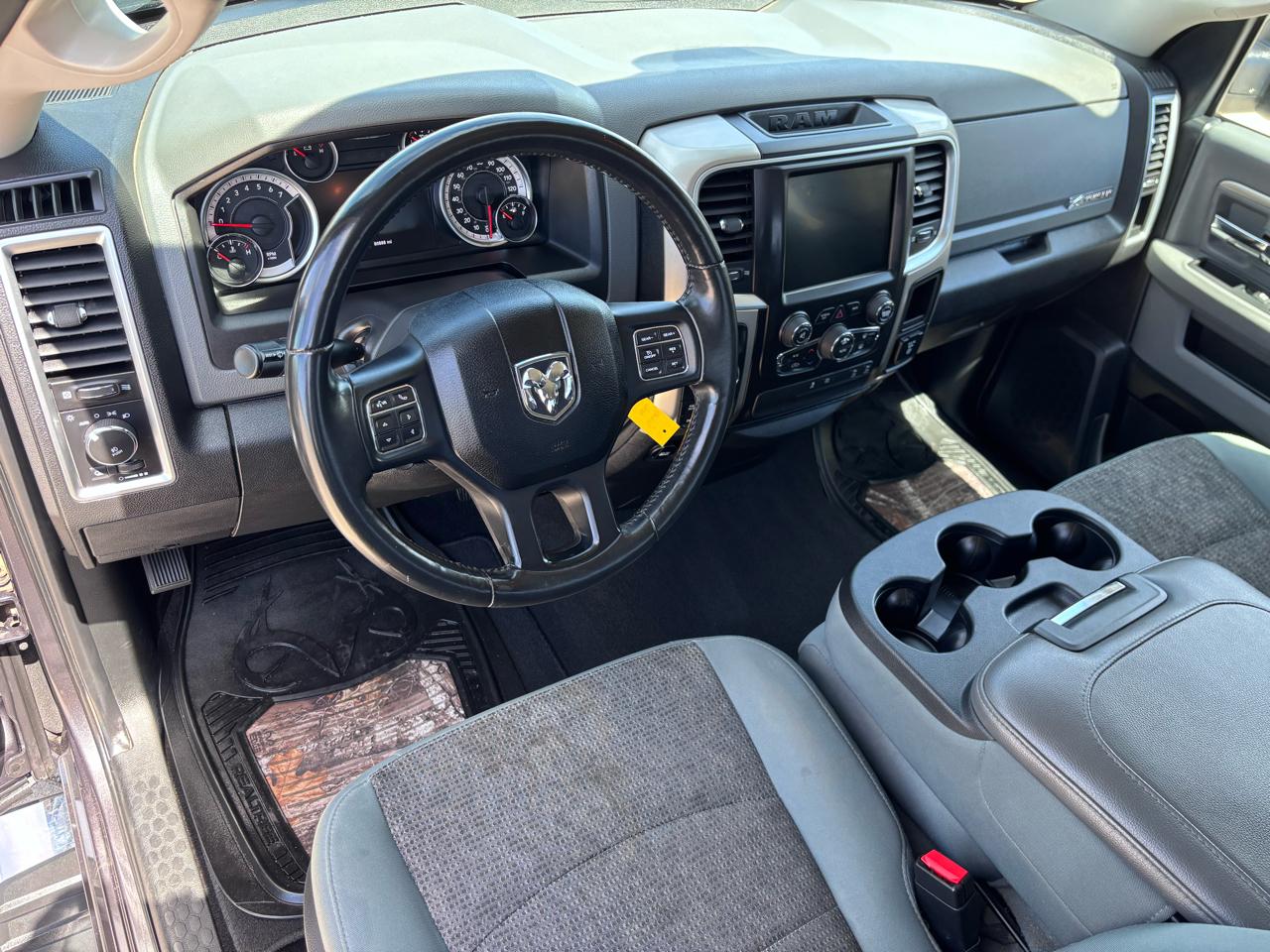RAM 1500 Big Horn 4x4 Quad Cab 6'4" Box 2017