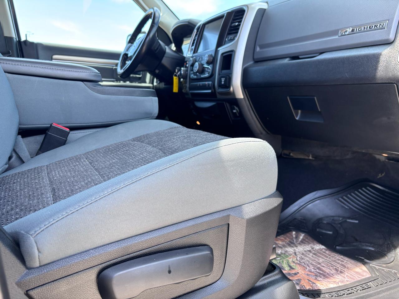 RAM 1500 Big Horn 4x4 Quad Cab 6'4" Box 2017
