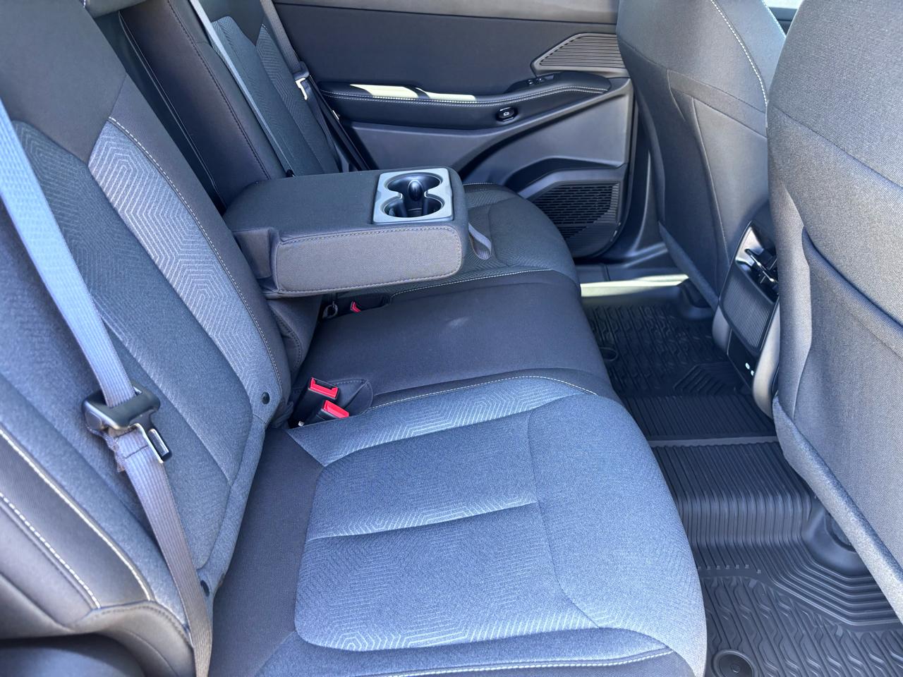 Jeep Cherokee Laredo 4x4 2026