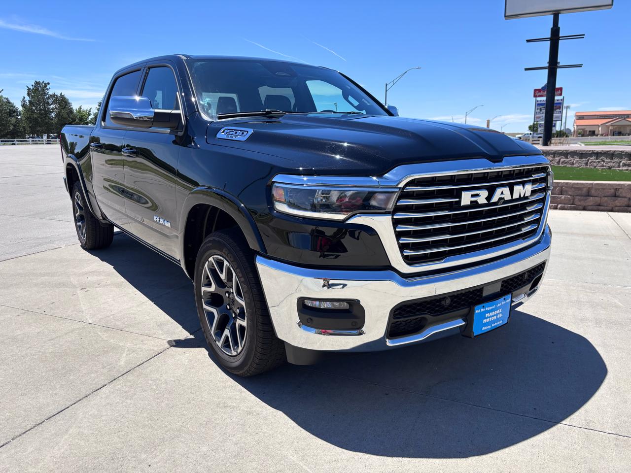 RAM 1500 Laramie 4x4 Crew Cab 5'7" Box 2025