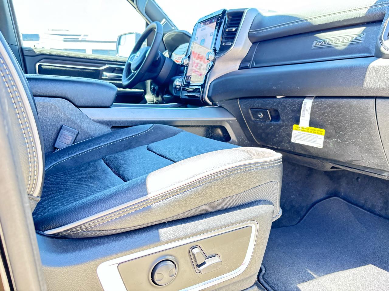 RAM 1500 Laramie 4x4 Crew Cab 5'7" Box 2025