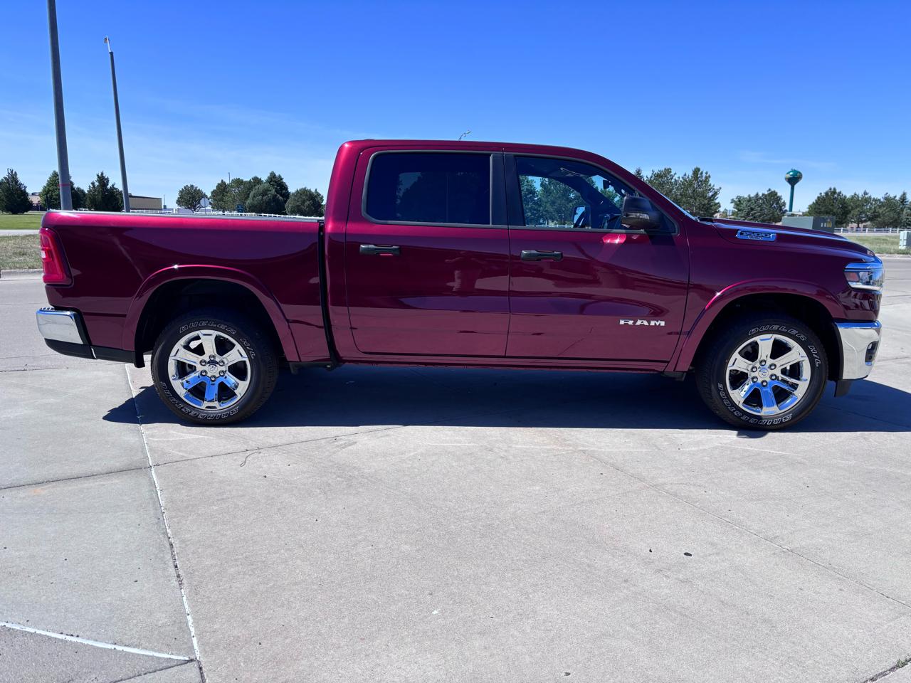 RAM 1500 Lone Star 4x4 Crew Cab 5'7" Box 2025