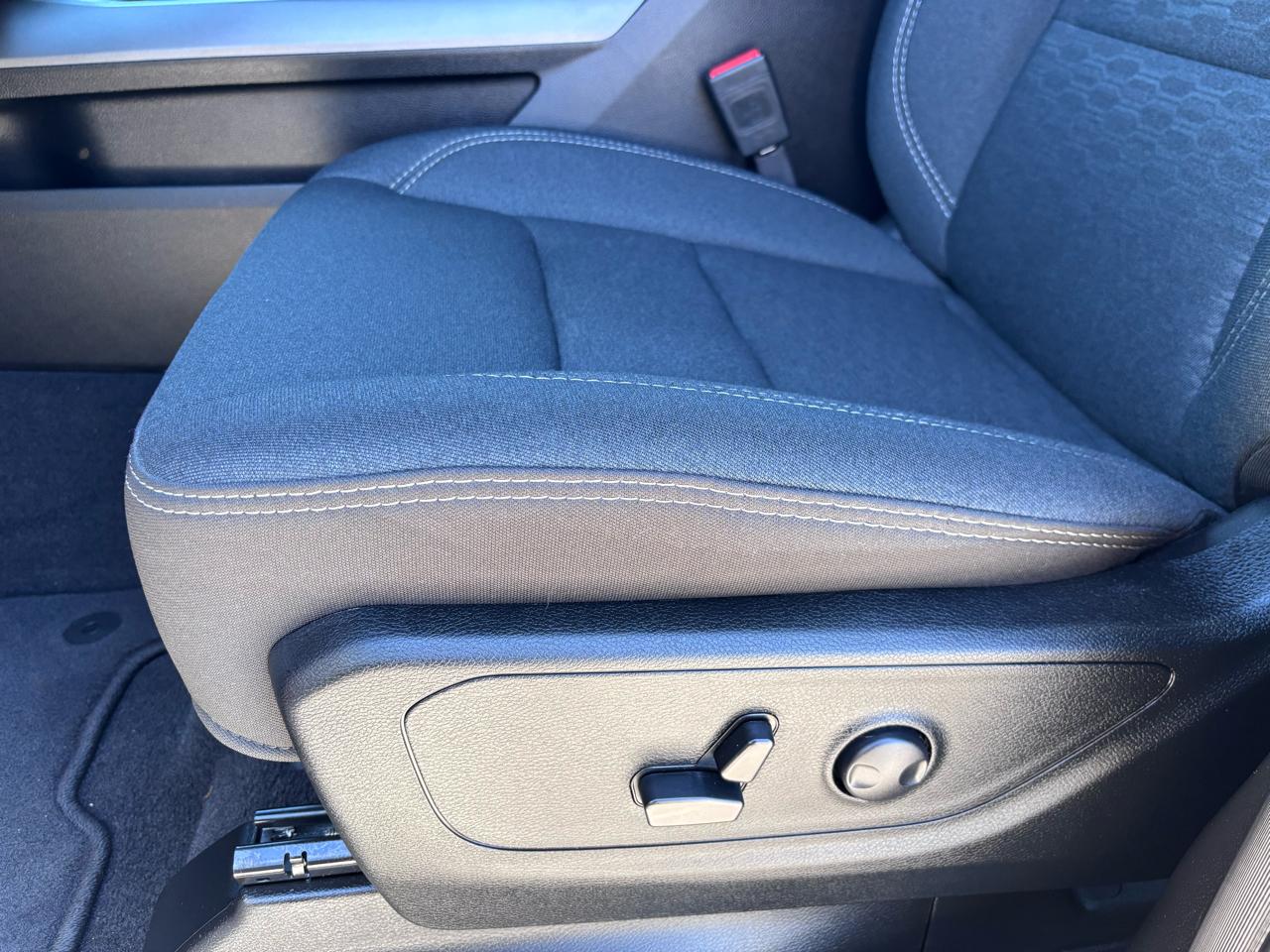 RAM 1500 Lone Star 4x4 Crew Cab 5'7" Box 2025