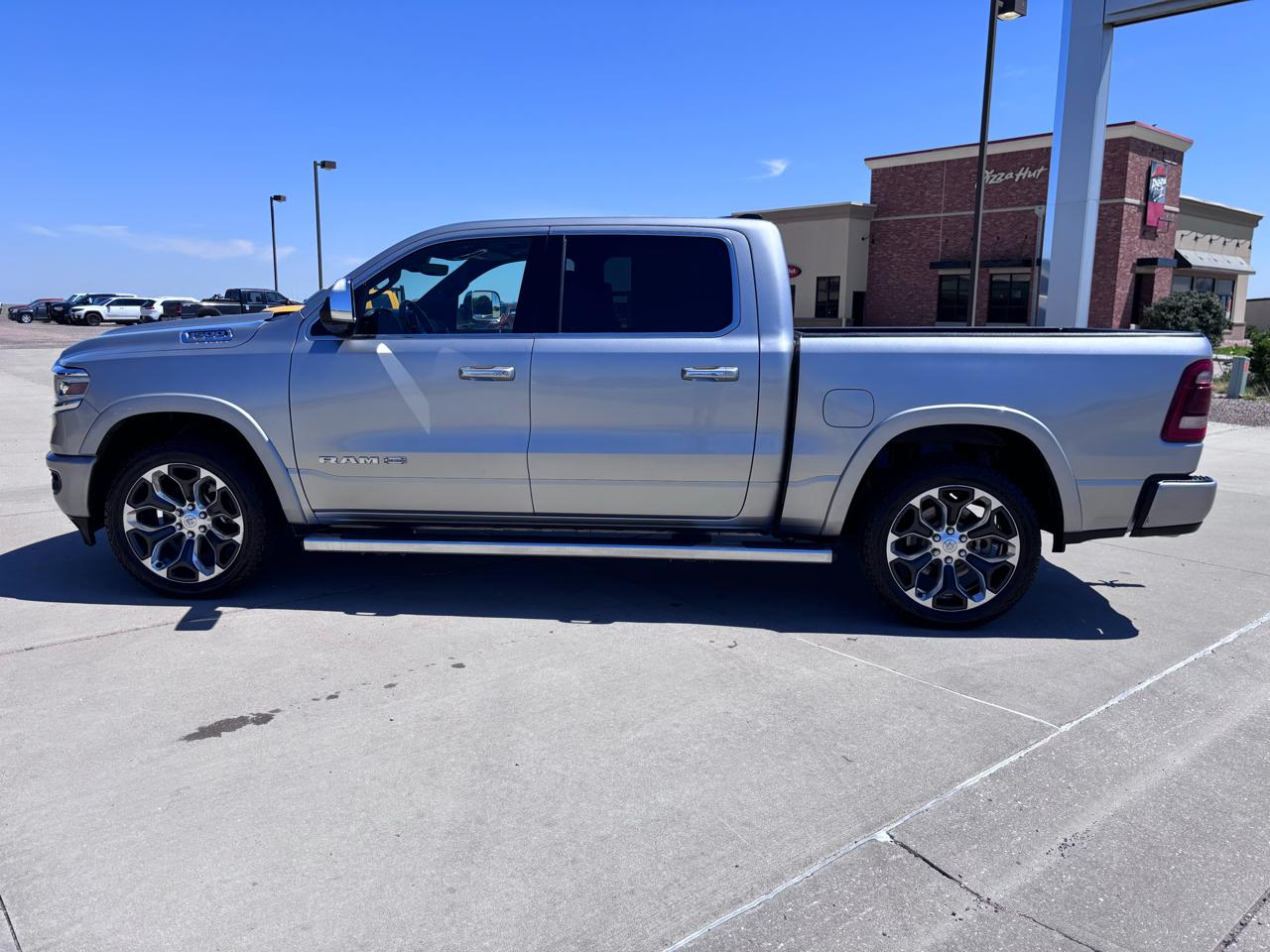 RAM 1500 Longhorn 4x4 Crew Cab 5'7" Box 2022