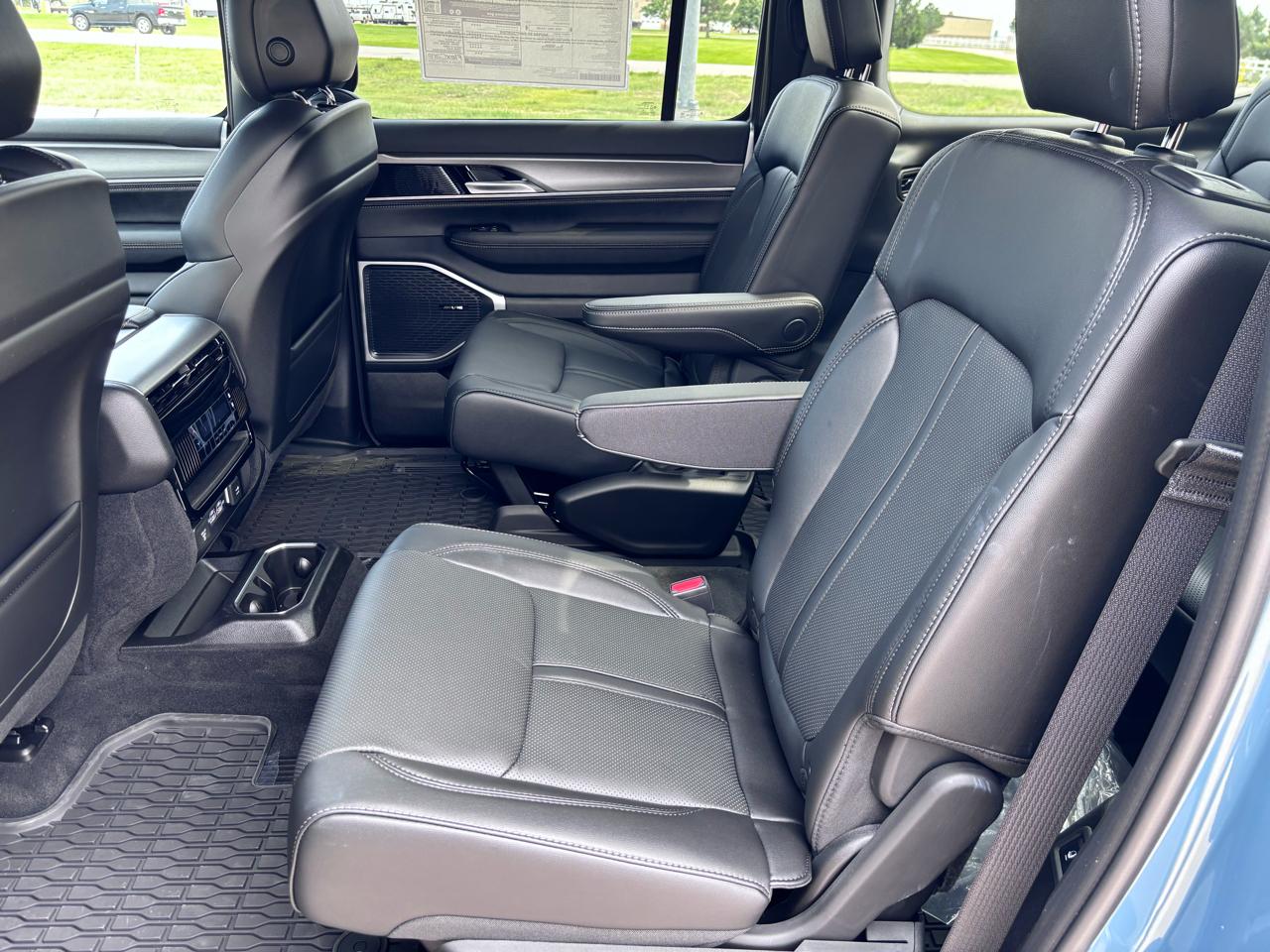 Jeep Grand Wagoneer Upland 4x4 2026