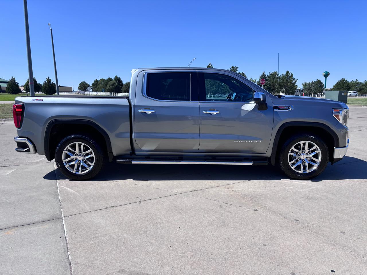 GMC Sierra 1500 4WD Crew Cab 147" SLT 2020