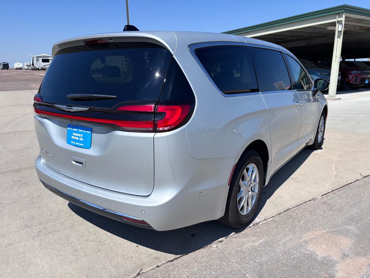 Chrysler Pacifica Touring L FWD 2024