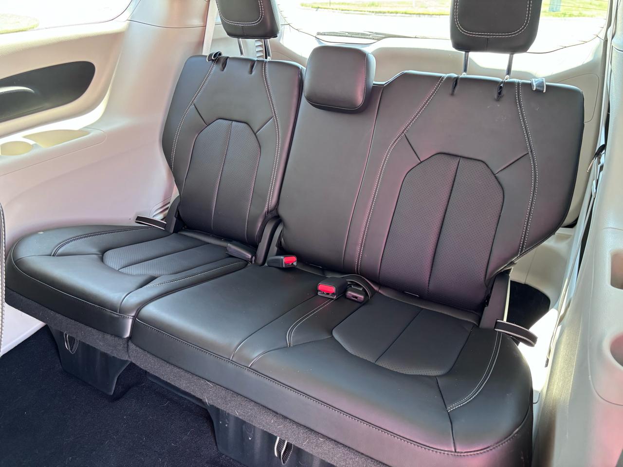 Chrysler Pacifica Touring L FWD 2024
