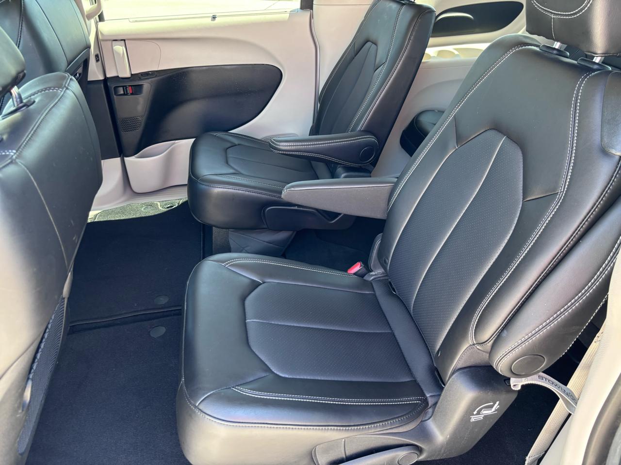 Chrysler Pacifica Touring L FWD 2024