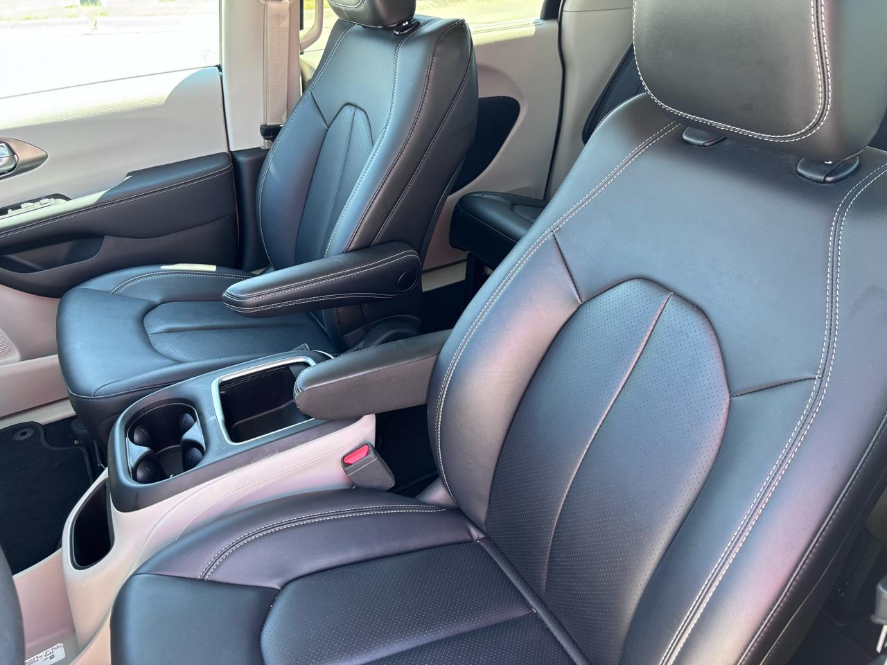 Chrysler Pacifica Touring L FWD 2024