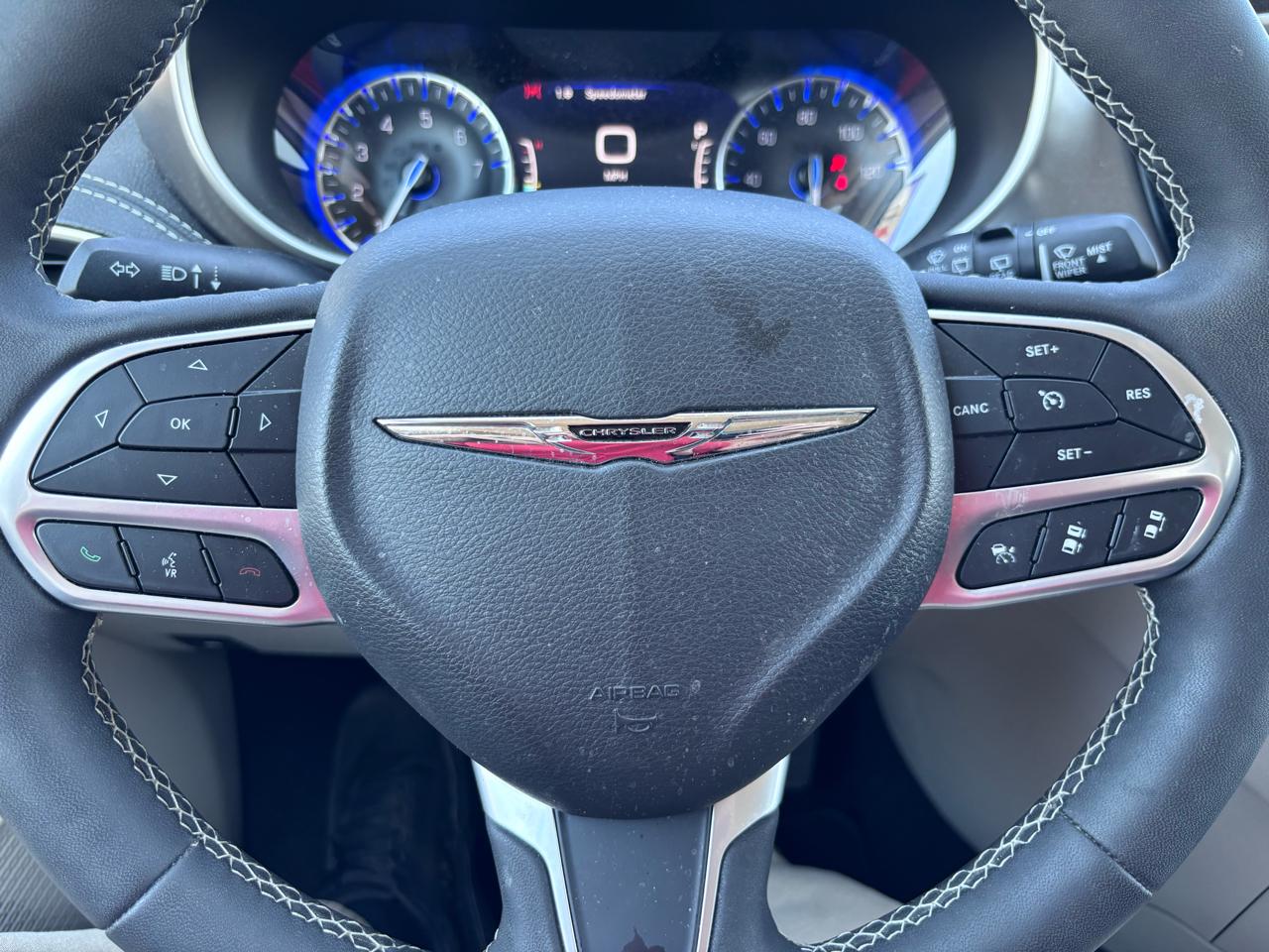 Chrysler Pacifica Touring L FWD 2024