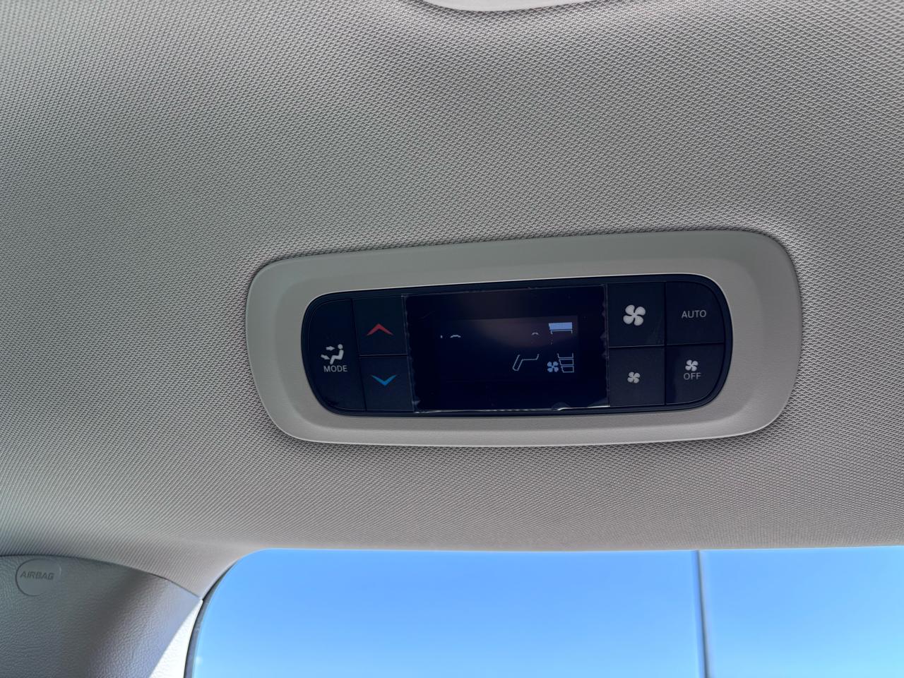 Chrysler Pacifica Touring L FWD 2024