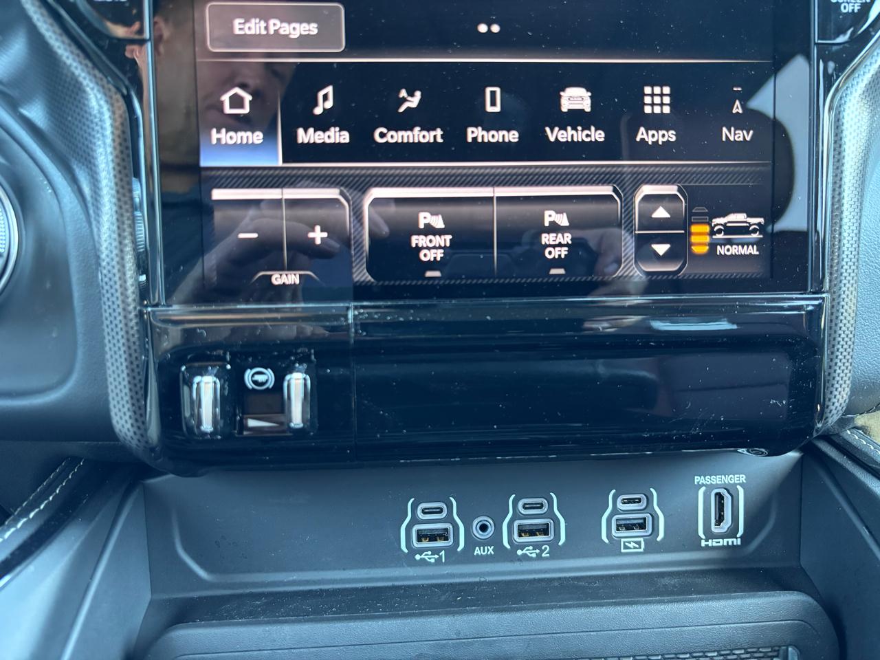 RAM 1500 Limited 4x4 Crew Cab 5'7" Box 2026