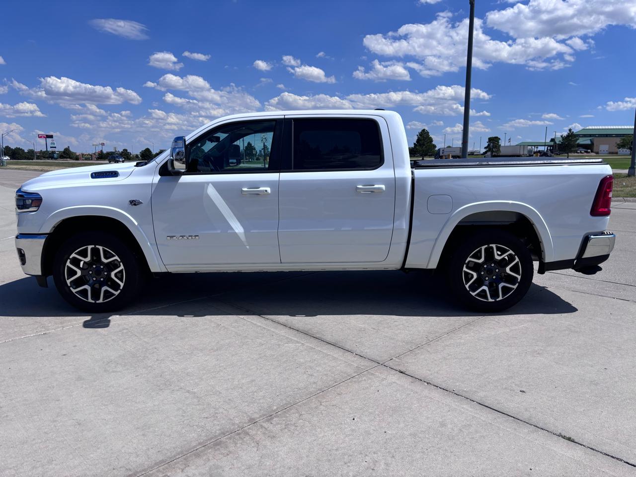 RAM 1500 Laramie 4x4 Crew Cab 5'7" Box 2026