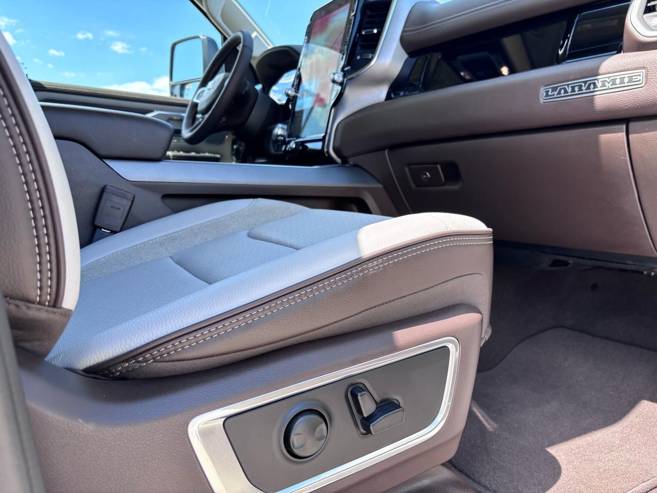 RAM 1500 Laramie 4x4 Crew Cab 5'7" Box 2026