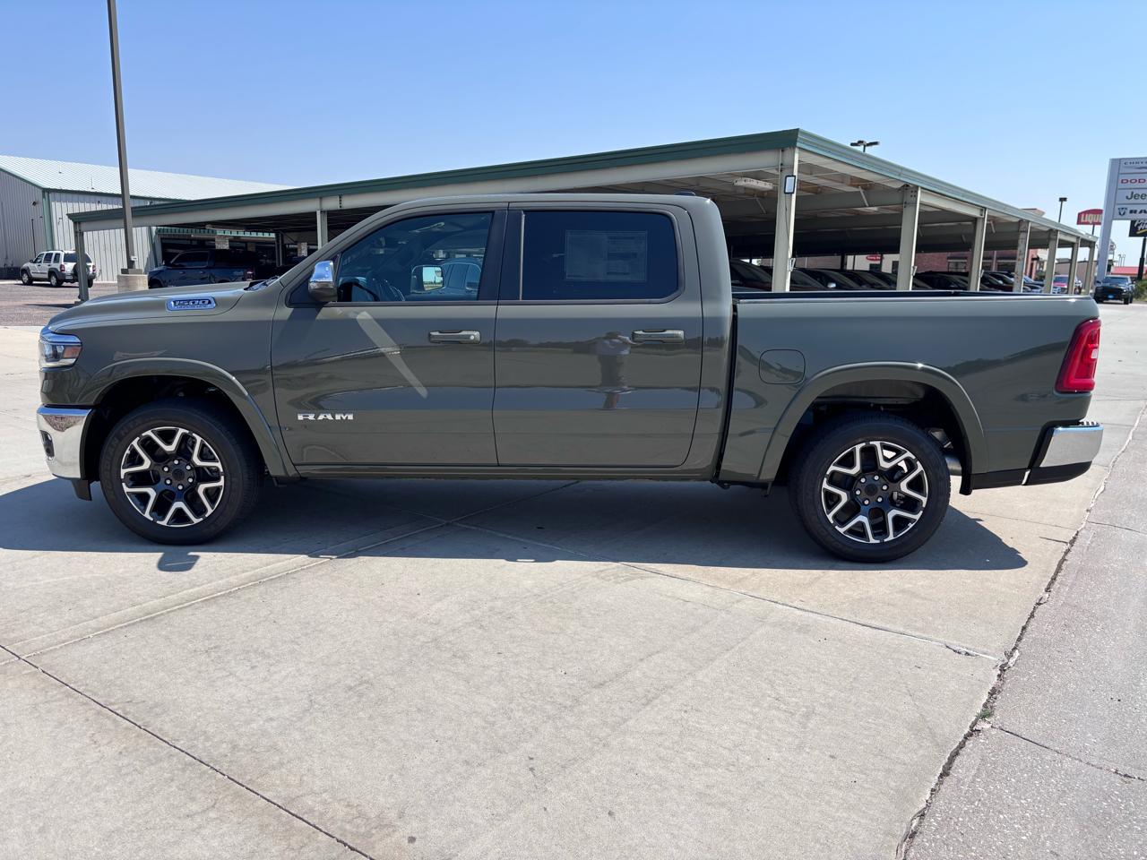 RAM 1500 Laramie 4x4 Crew Cab 5'7" Box 2026