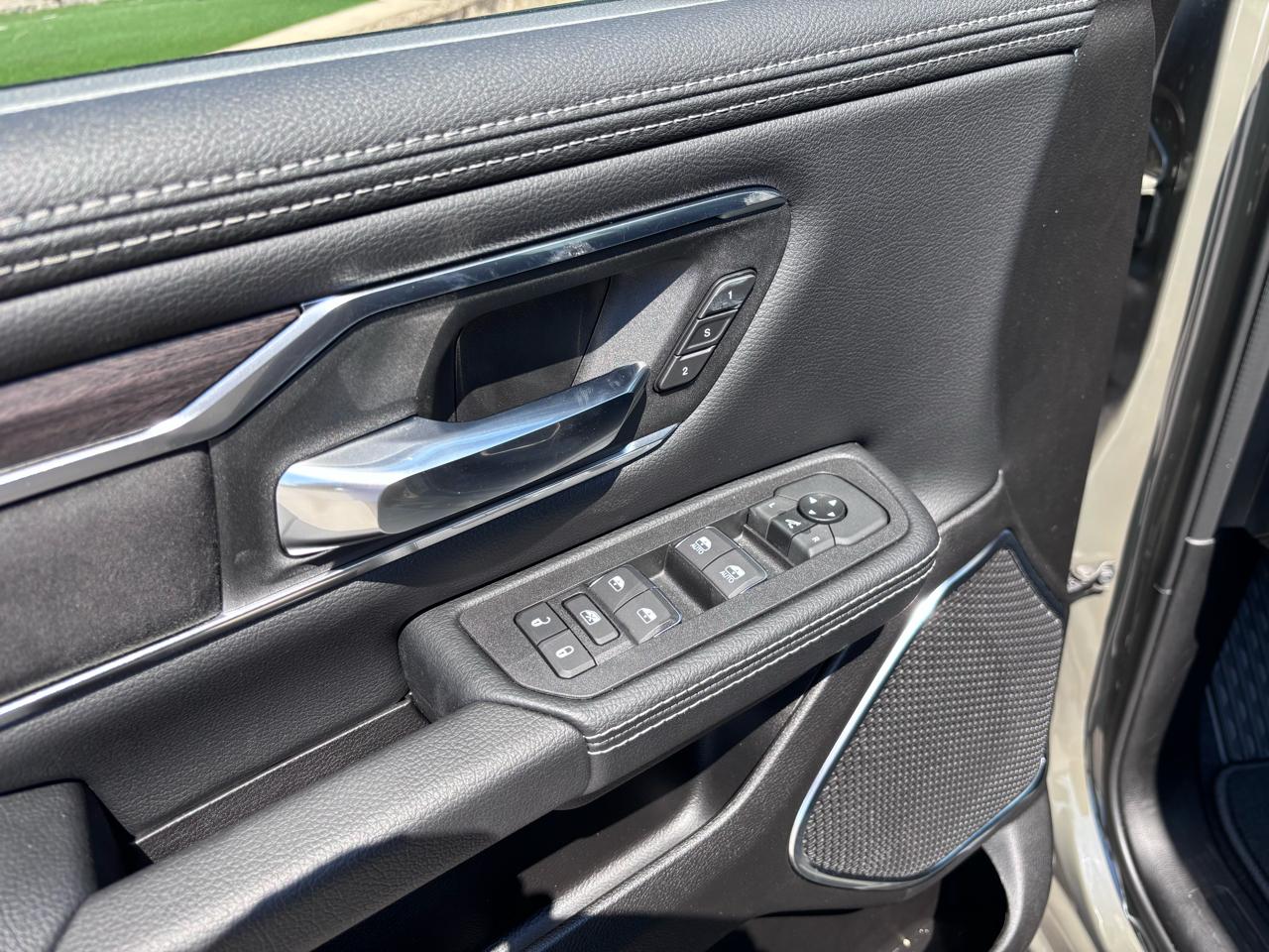 RAM 1500 Laramie 4x4 Crew Cab 5'7" Box 2026