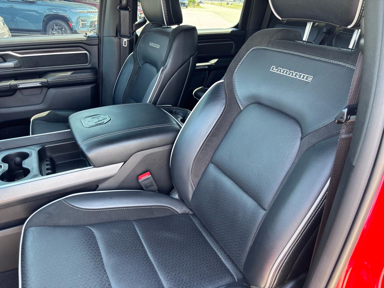 RAM 1500 Laramie 4x4 Crew Cab 5'7" Box 2025