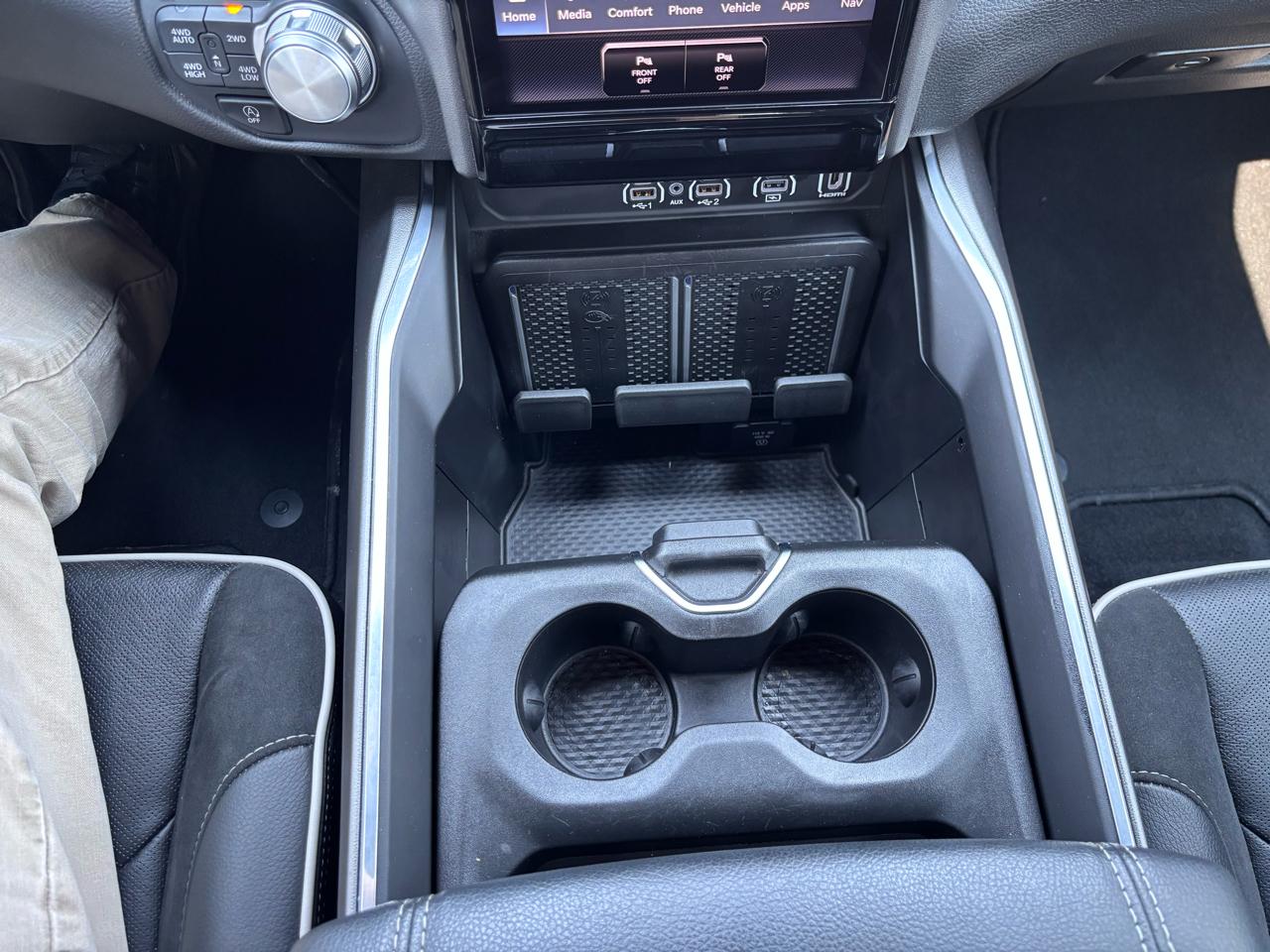 RAM 1500 Laramie 4x4 Crew Cab 5'7" Box 2025