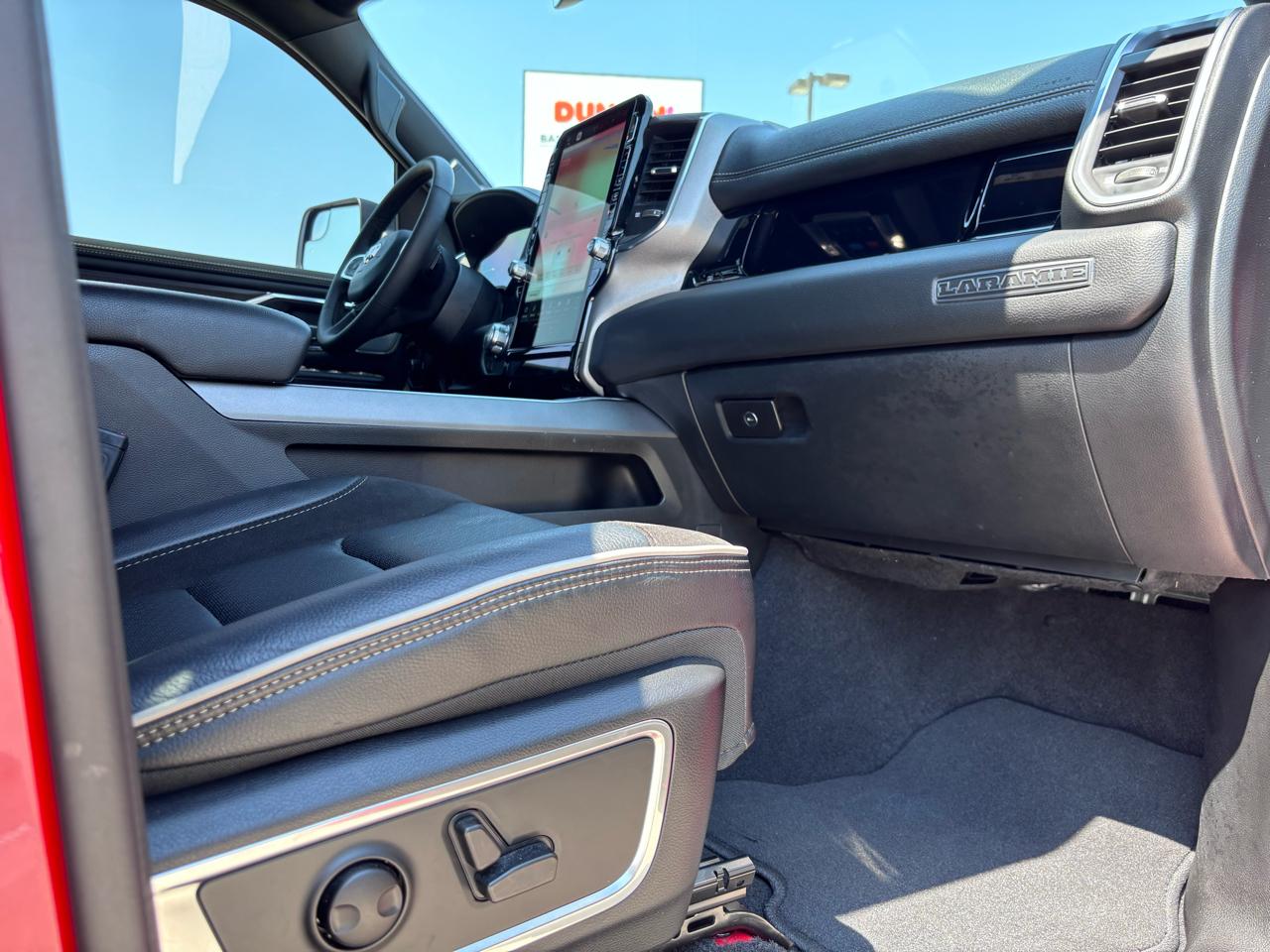 RAM 1500 Laramie 4x4 Crew Cab 5'7" Box 2025